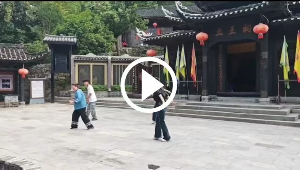 以摆手为媒：连接、共情与群体疗愈体验——单摆、双摆、回旋摆-思意网创
